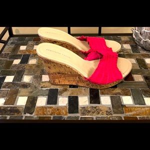 CHARLOTTE RUSSE HOT PINK WEDGE SLIDES 11M